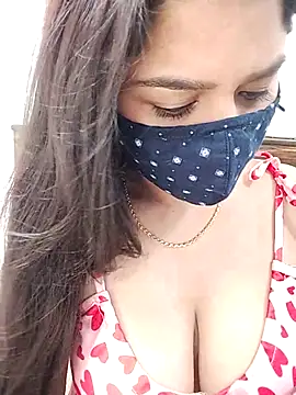 Gloie4u online show from September 9, 2025, 9:31 am