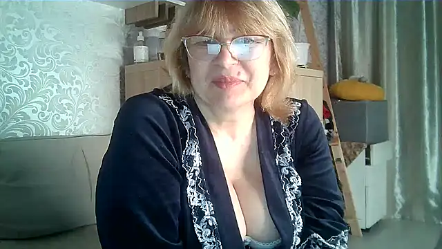 Aline LoveFlowers online show from January 12, 2026, 9:31 pm