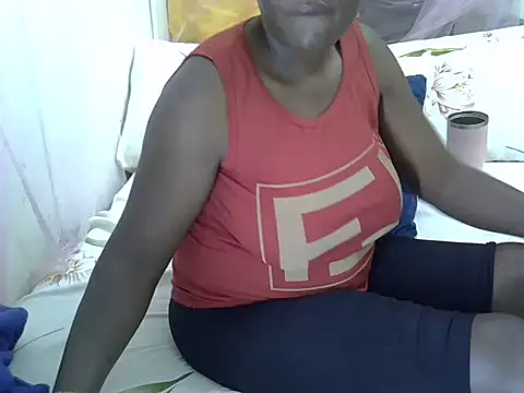 Snapshot of Sweetreena chatting on May 20, 2026, 3:24 am Sweetreena online show from May 20, 2026, 3:24 am