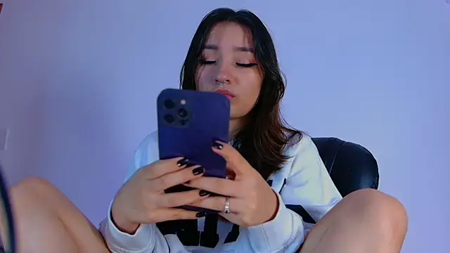 vayolett01 dakotta online show from September 20, 2025, 3:40 am