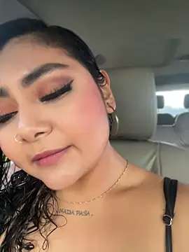 Juli Walker online show from April 16, 2026, 1:23 pm