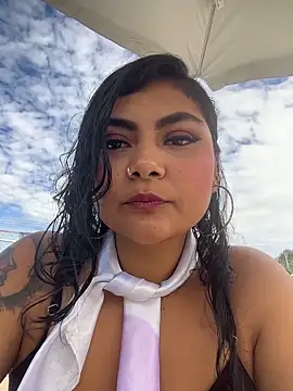 Juli Walker online show from April 27, 2026, 2:26 pm