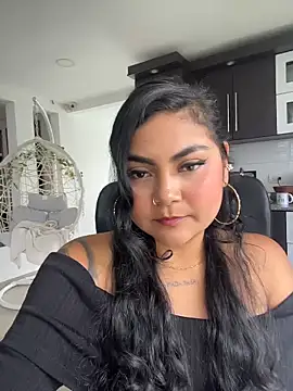 Juli Walker online show from April 28, 2026, 2:55 pm