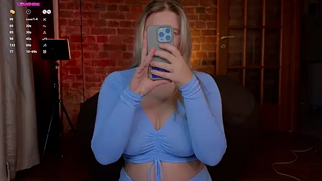 helen frogg online show from November 22, 2025, 7:46 pm