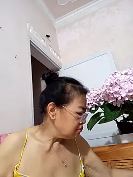 Snapshot of Hotestlove chatting on April 22, 2026, 10:22 pm Hotestlove online show from April 22, 2026, 10:22 pm