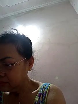 Snapshot of Hotestlove chatting on April 26, 2026, 10:07 pm Hotestlove online show from April 26, 2026, 10:07 pm