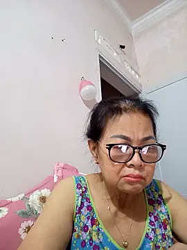 Snapshot of Hotestlove chatting on April 29, 2026, 10:27 pm Hotestlove online show from April 29, 2026, 10:27 pm