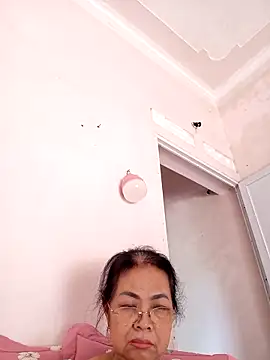 Snapshot of Hotestlove chatting on May 4, 2026, 3:46 am Hotestlove online show from May 4, 2026, 3:46 am