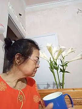 Snapshot of Hotestlove chatting on May 20, 2026, 11:49 am Hotestlove online show from May 20, 2026, 11:49 am
