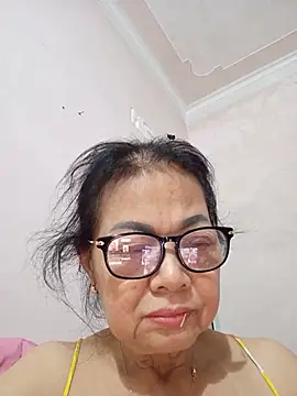 Snapshot of Hotestlove chatting on May 27, 2026, 7:16 am Hotestlove online show from May 27, 2026, 7:16 am