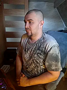 Snapshot of Foxyshaved chatting on March 7, 2026, 5:48 am Foxyshaved online show from March 7, 2026, 5:48 am