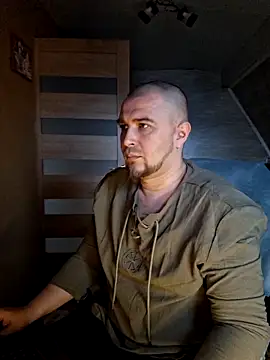 Snapshot of Foxyshaved chatting on April 4, 2026, 5:16 am Foxyshaved online show from April 4, 2026, 5:16 am