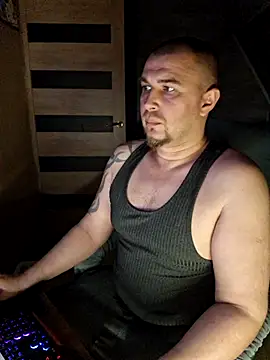 Snapshot of Foxyshaved chatting on April 16, 2026, 5:36 pm Foxyshaved online show from April 16, 2026, 5:36 pm