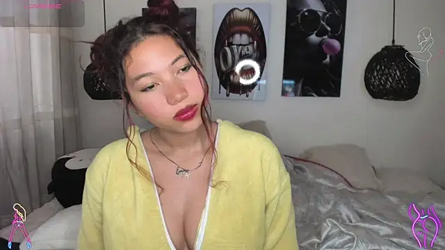 kyliejenner hot online show from February 16, 2025, 8:55 pm