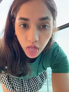 Snapshot of CuteeRose chatting on November 30, 2025, 1:04 pm CuteeRose online show from November 30, 2025, 1:04 pm