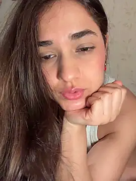 Snapshot of CuteeRose chatting on February 2, 2026, 8:13 am CuteeRose online show from February 2, 2026, 8:13 am