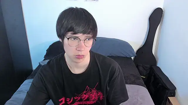 Snapshot of Aventure_Twinks chatting on April 22, 2026, 9:27 pm Aventure Twinks online show from April 22, 2026, 9:27 pm