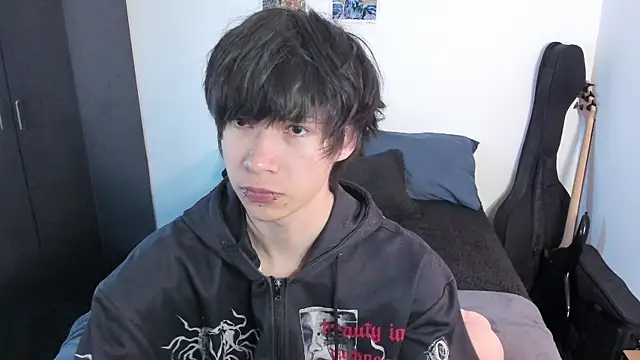 Snapshot of Aventure_Twinks chatting on May 10, 2026, 12:27 am Aventure Twinks online show from May 10, 2026, 12:27 am