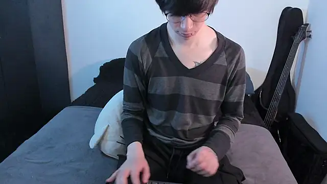 Snapshot of Aventure_Twinks chatting on June 3, 2026, 2:58 am Aventure Twinks online show from June 3, 2026, 2:58 am