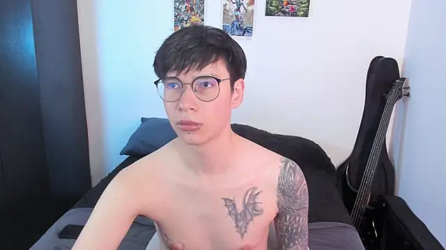 Snapshot of Aventure_Twinks chatting on June 16, 2026, 10:01 pm Aventure Twinks online show from June 16, 2026, 10:01 pm