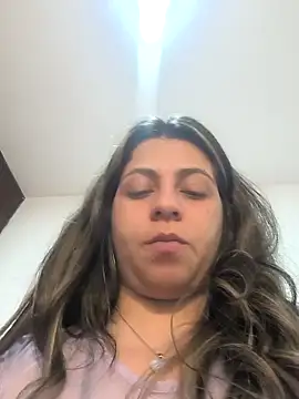 Snapshot of Rose_Gang chatting on February 2, 2025, 8:13 am Rose Gang online show from February 2, 2025, 8:13 am
