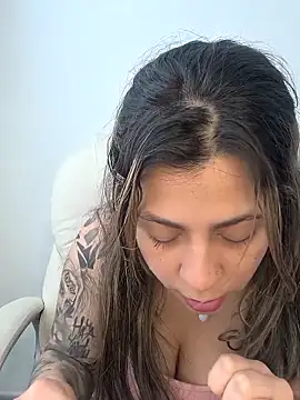 Snapshot of Rose_Gang chatting on March 9, 2025, 12:31 pm Rose Gang online show from March 9, 2025, 12:31 pm