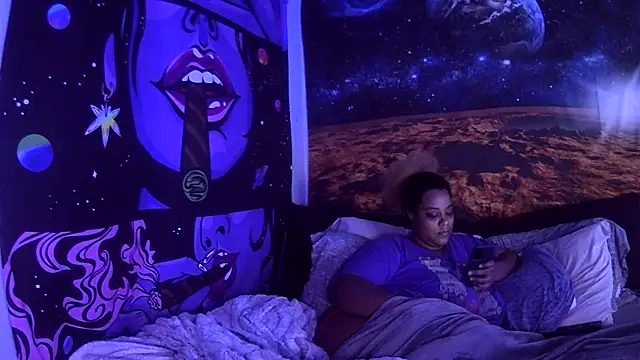 AutumnHart online show from December 19, 2024, 5:40 pm