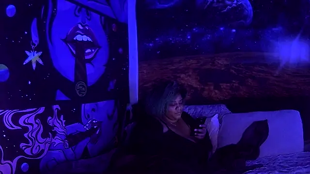 AutumnHart online show from January 20, 2025, 6:21 pm