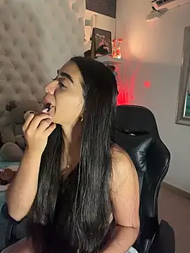 ZarahEvans online show from February 10, 2026, 7:40 pm