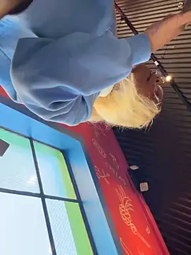 Snapshot of VixenCapri chatting on November 6, 2025, 5:58 pm VixenCapri online show from November 6, 2025, 5:58 pm