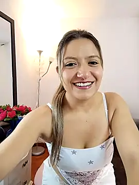 valeriahunter1 online show from October 24, 2025, 9:44 pm