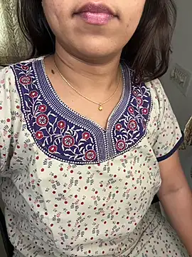 Snapshot of kannadatelugugirl chatting on December 18, 2024, 10:08 am kannadatelugugirl online show from December 18, 2024, 10:08 am