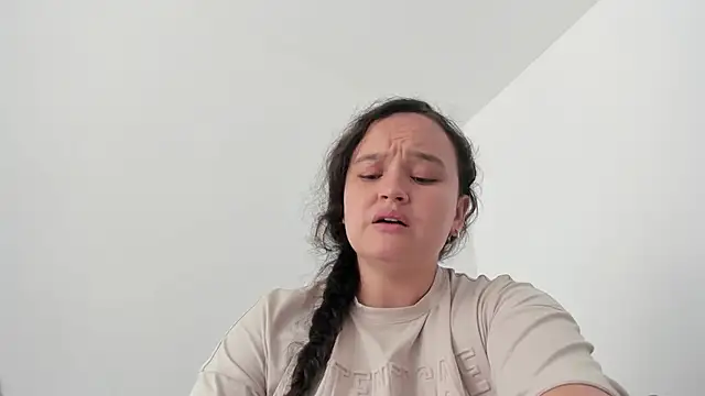 kattypinkk online show from March 5, 2025, 5:29 pm