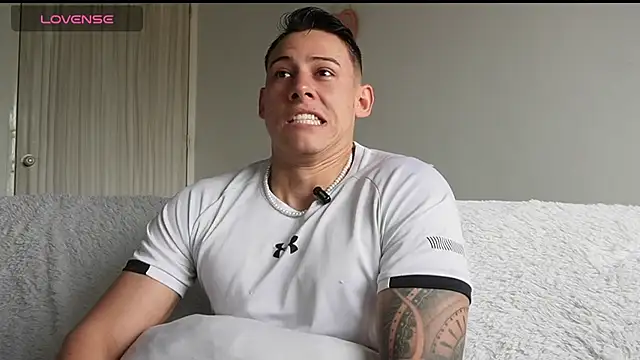 Muscle King Cum online show from May 28, 2026, 12:57 pm