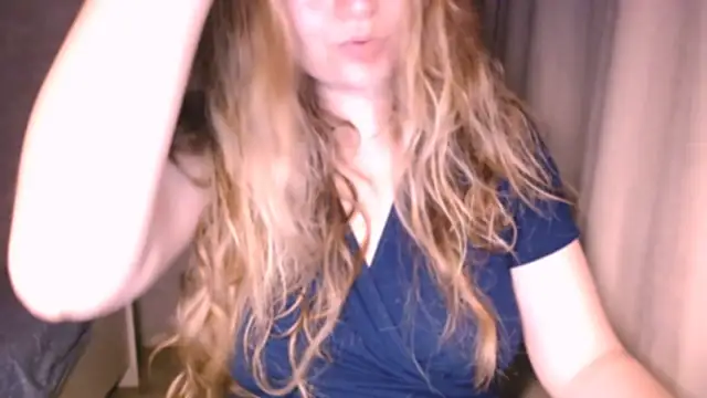 Snapshot of fiona_cute_2 chatting on October 5, 2025, 7:45 pm fiona cute 2 online show from October 5, 2025, 7:45 pm