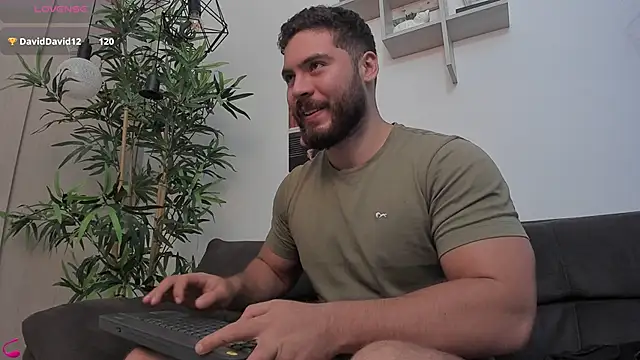 Snapshot of SebastianVilla_ chatting on November 16, 2025, 9:09 pm SebastianVilla online show from November 16, 2025, 9:09 pm