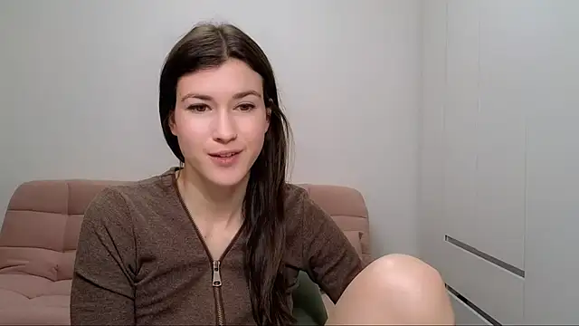 AliciaNewell online show from December 18, 2024, 7:58 am