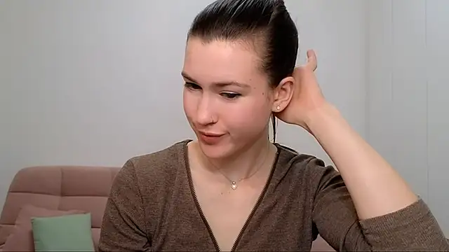 AliciaNewell online show from January 18, 2025, 1:29 pm