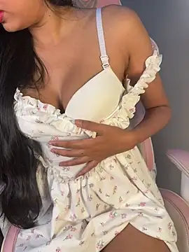 Snapshot of sneha_babe chatting on June 8, 2026, 8:15 am sneha babe online show from June 8, 2026, 8:15 am