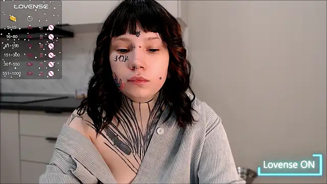 Snapshot of tradishka chatting on December 27, 2024, 1:43 am tradishka online show from December 27, 2024, 1:43 am