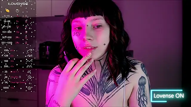 Snapshot of tradishka chatting on January 10, 2025, 5:47 am tradishka online show from January 10, 2025, 5:47 am