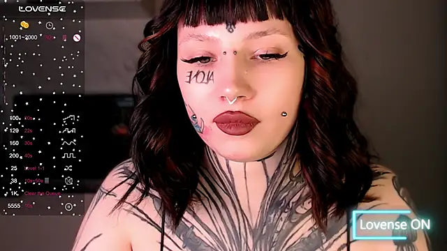 Snapshot of tradishka chatting on January 20, 2025, 8:18 pm tradishka online show from January 20, 2025, 8:18 pm