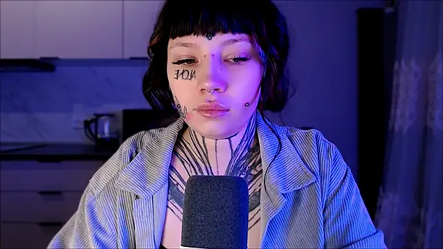 Snapshot of tradishka chatting on January 30, 2025, 12:07 am tradishka online show from January 30, 2025, 12:07 am