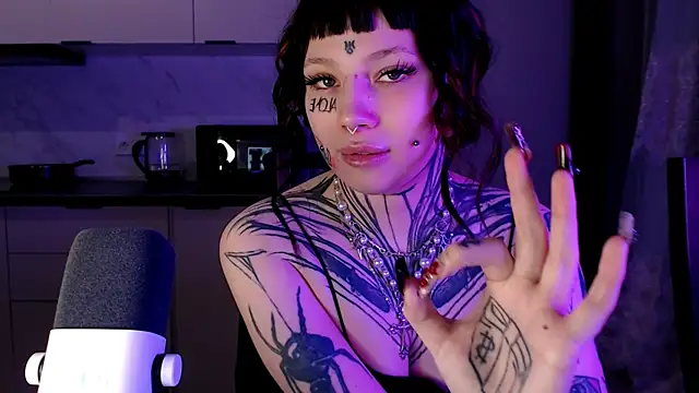 Snapshot of tradishka chatting on February 4, 2025, 3:11 am tradishka online show from February 4, 2025, 3:11 am