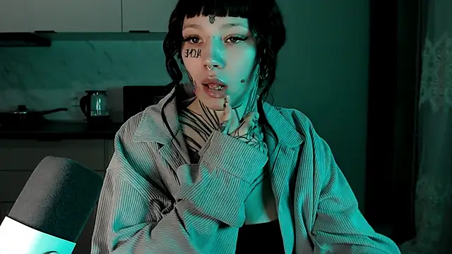 Snapshot of tradishka chatting on February 5, 2025, 1:26 am tradishka online show from February 5, 2025, 1:26 am