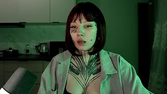 Snapshot of tradishka chatting on February 9, 2025, 1:44 am tradishka online show from February 9, 2025, 1:44 am