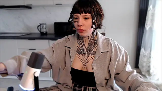 Snapshot of tradishka chatting on March 3, 2025, 8:49 am tradishka online show from March 3, 2025, 8:49 am