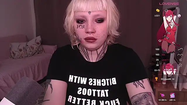 Snapshot of tradishka chatting on September 12, 2025, 7:03 pm tradishka online show from September 12, 2025, 7:03 pm