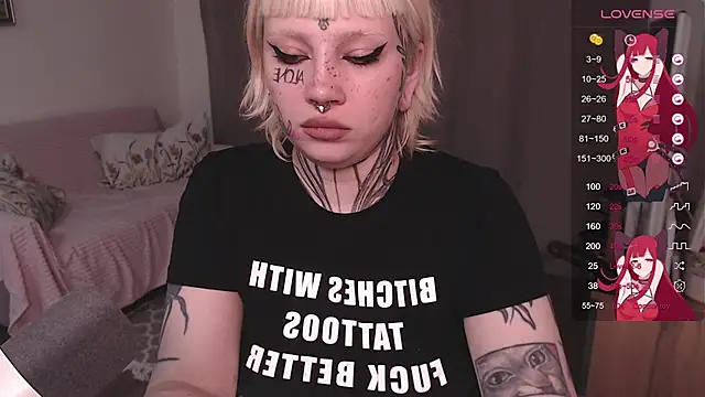 Snapshot of tradishka chatting on September 13, 2025, 8:08 pm tradishka online show from September 13, 2025, 8:08 pm