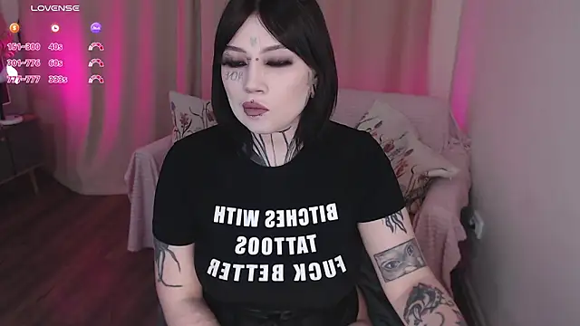 Snapshot of tradishka chatting on March 6, 2026, 6:59 pm tradishka online show from March 6, 2026, 6:59 pm